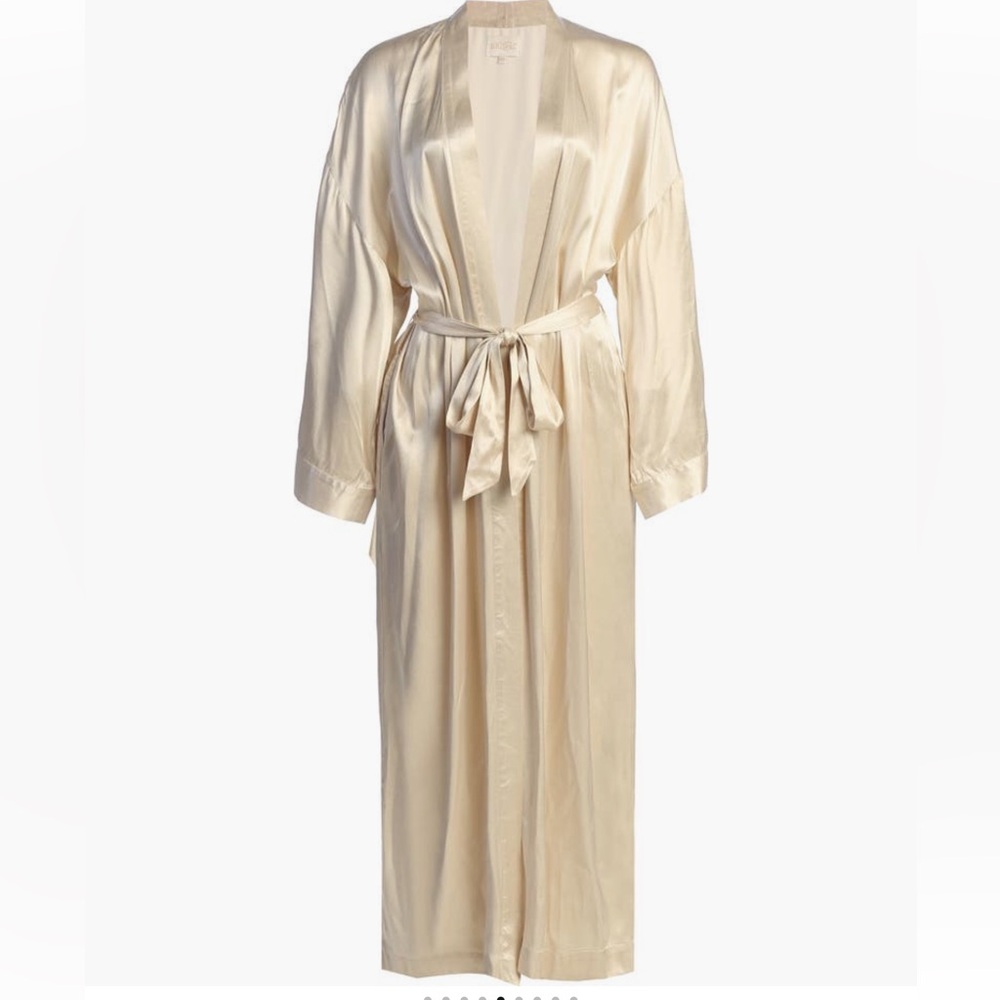 JLUXLABEL Always & Forever Satin Robe | Beige | Size Medium/Large - Picture 5 of 14